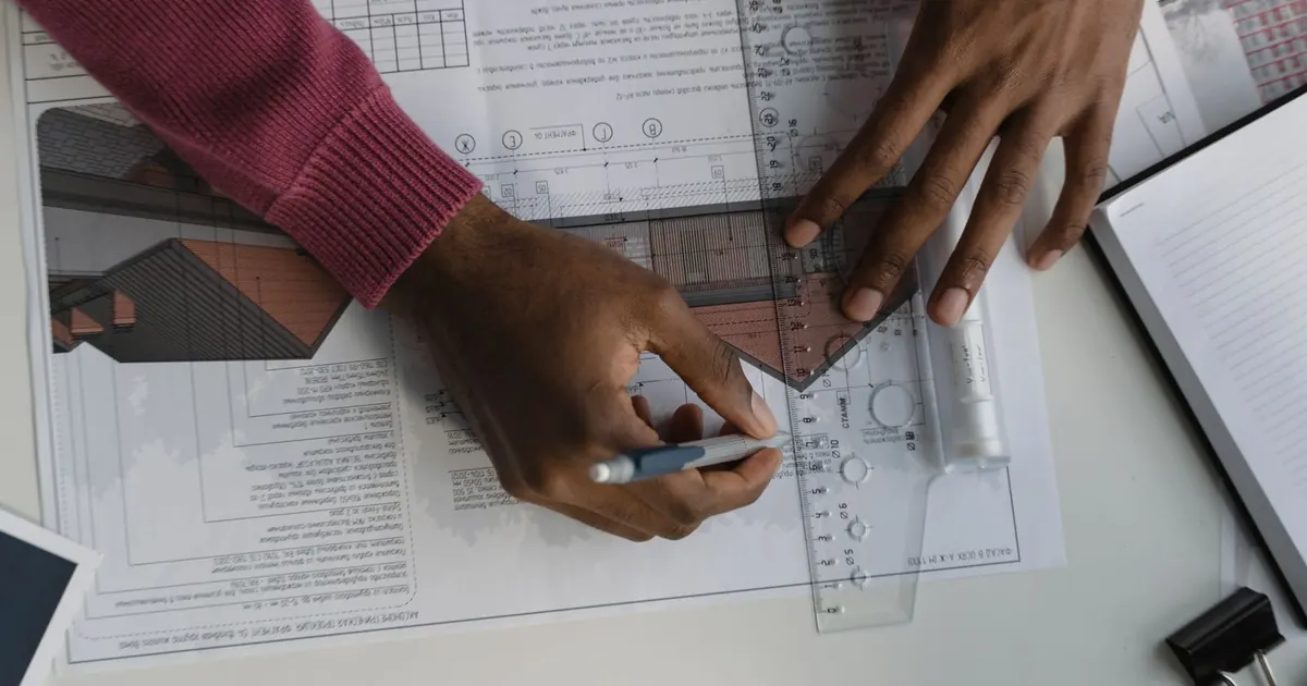 Lecture d’un plan architectural au bureau