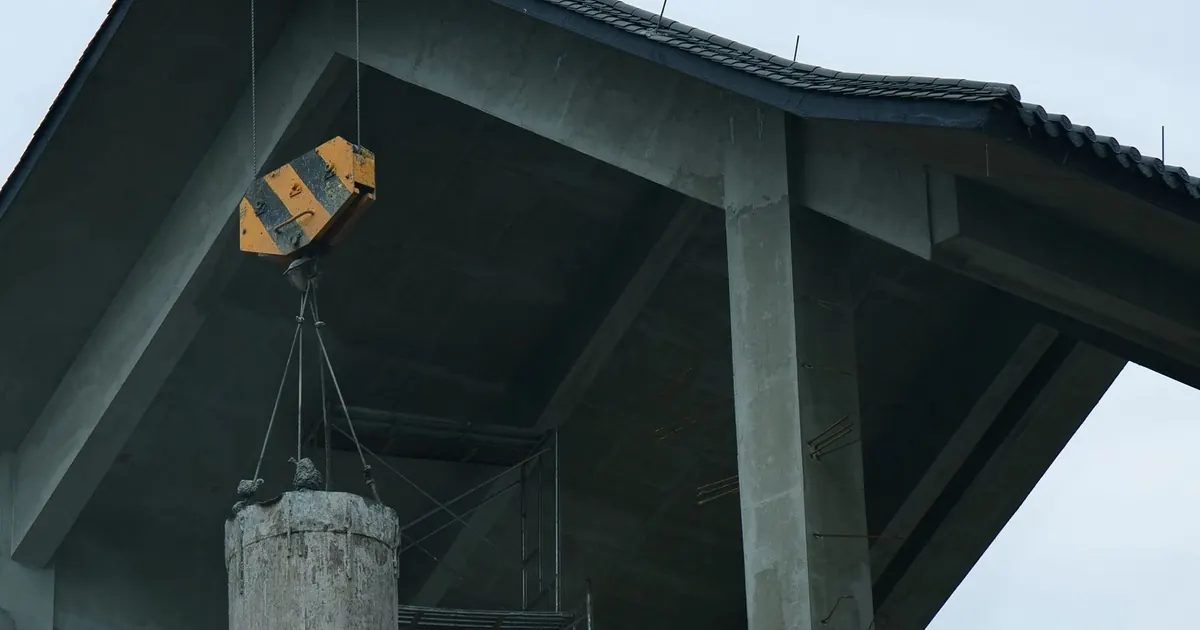 Levage de matériaux dans une structure de bâtiment